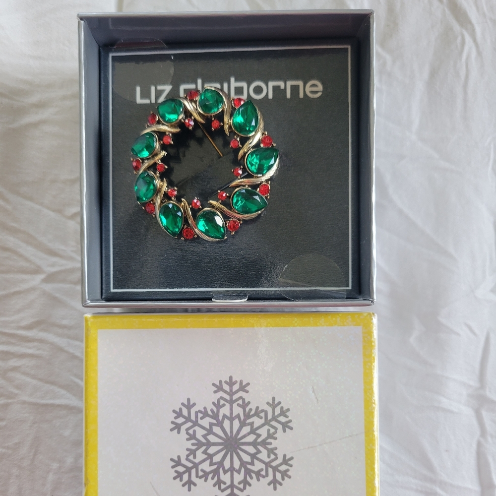 Liz Claiborne Christmas Wreath Pin